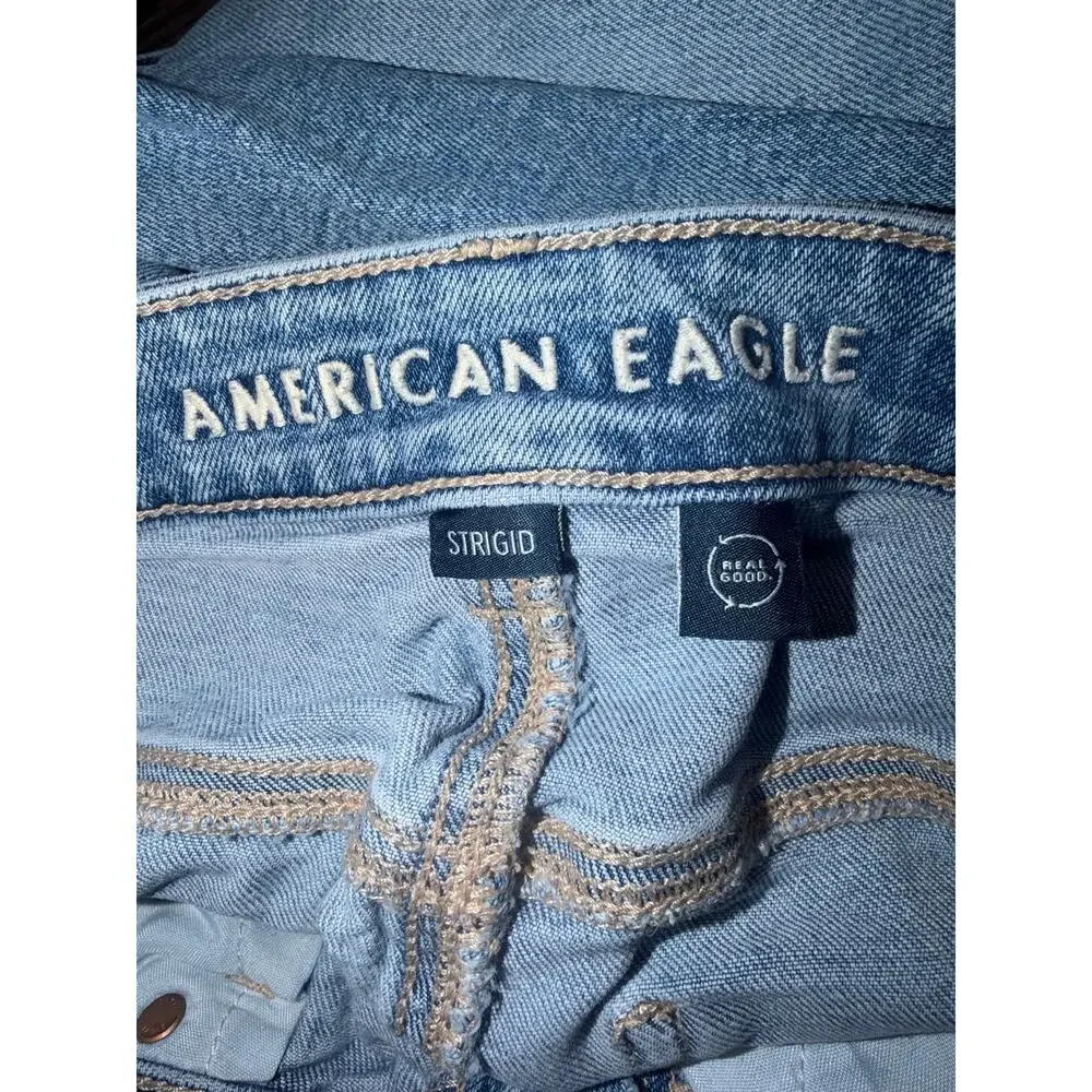 American Eagle women’s STRIGID distressed mom jeans